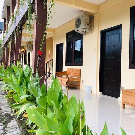 Calliandra Homestay Banyuwangi  Bagian luar foto